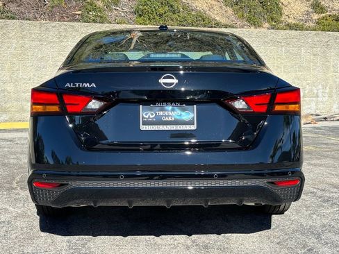 New 2025 Nissan Altima 2.5 SV image 4