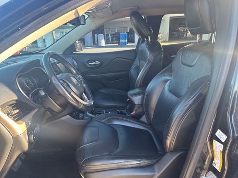 Used 2015 Jeep Cherokee Limited image 6