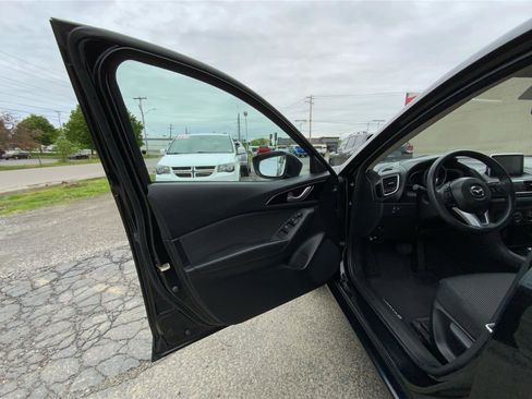 Used 2016 MAZDA MAZDA3 i Sport w/ Preferred Equipment Package FWD image 17