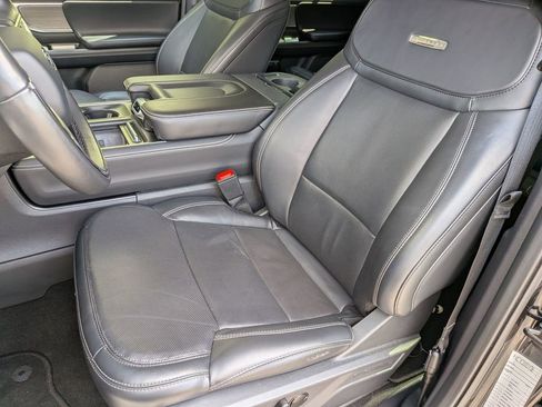 Used 2025 Ford Expedition Platinum AWD/4WD image 33