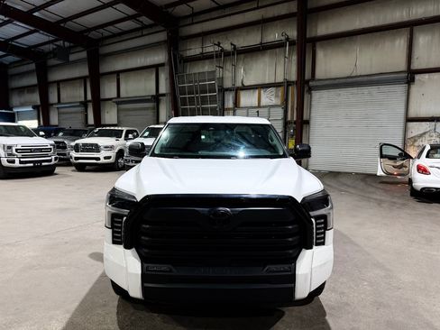 Used 2023 Toyota Tundra SR5 w/ SR5 Convenience Package AWD/4WD image 10