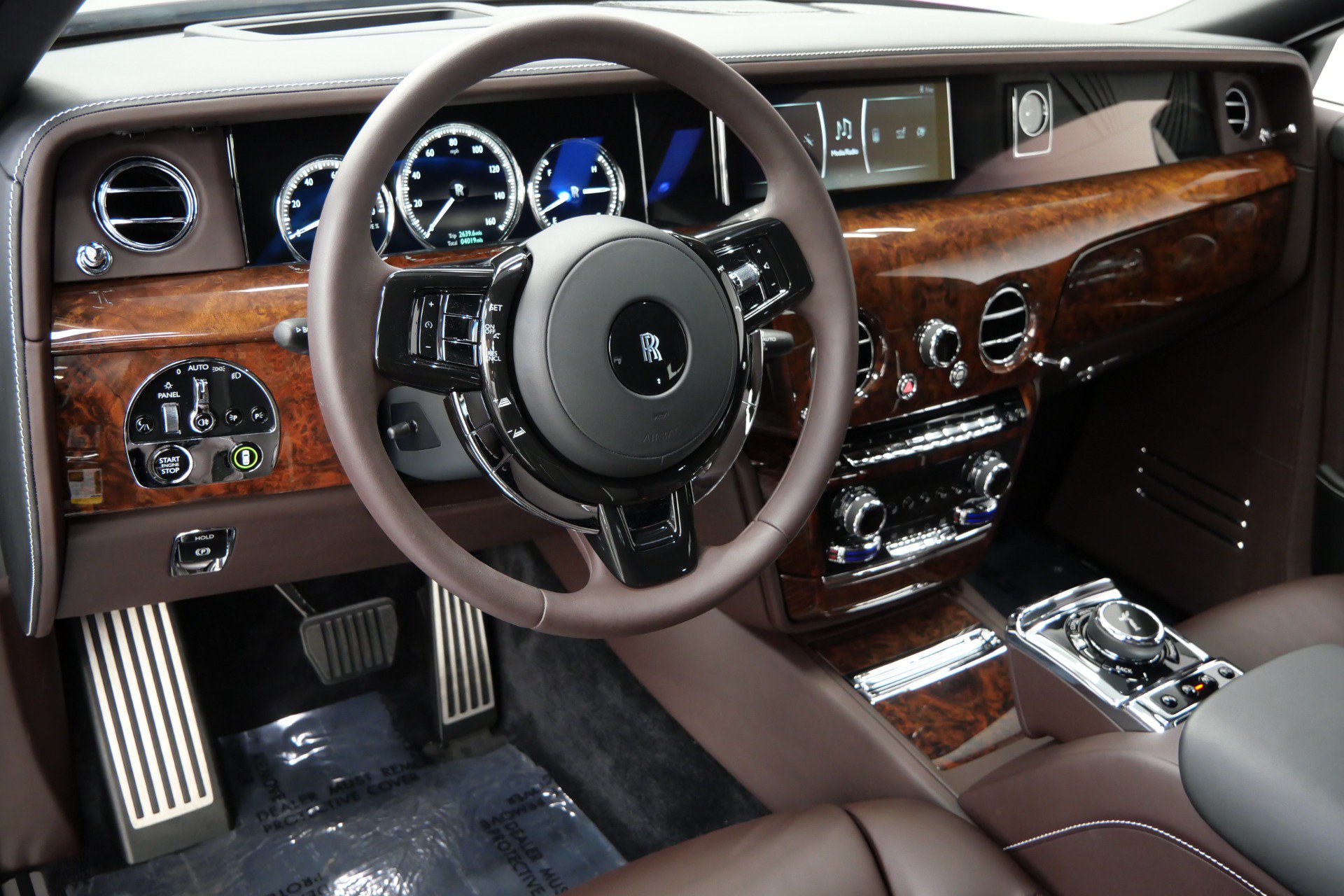 Used 2019 Rolls-Royce Phantom Sedan RWD image 13