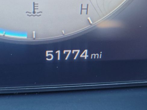 Certified 2023 Hyundai Santa Cruz Limited AWD/4WD image 11