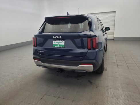 Used 2024 Kia Sorento S w/ Panoramic Sunroof Package FWD image 7