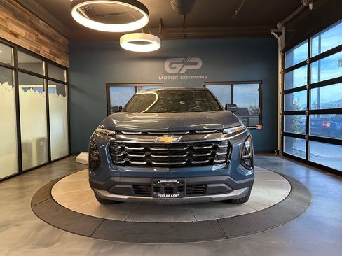 Used 2025 Chevrolet Equinox LT AWD/4WD image 8