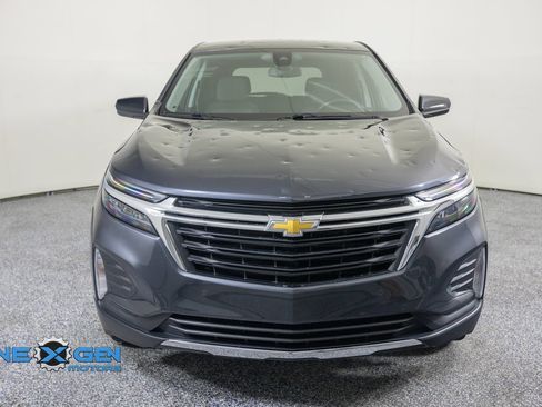 Used 2022 Chevrolet Equinox LT FWD image 2