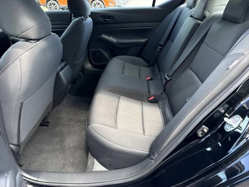 Used 2024 Nissan Altima 2.5 SV AWD/4WD image 28