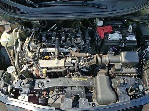 Used 2021 Nissan Versa SV FWD image 27