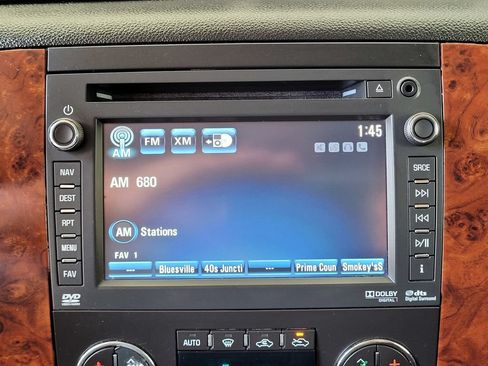 Used 2013 Chevrolet Avalanche LTZ AWD/4WD image 10