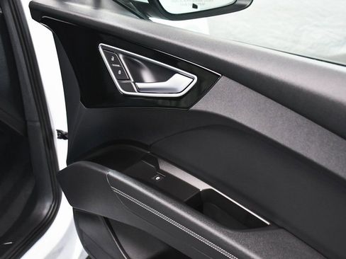 Used 2024 Audi Q4 e-tron Premium Plus w/ Premium Plus image 16