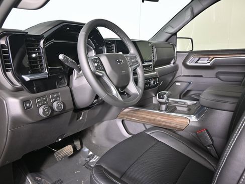 Used 2026 Chevrolet Silverado 1500 LT Trail Boss w/ Convenience Package II image 22