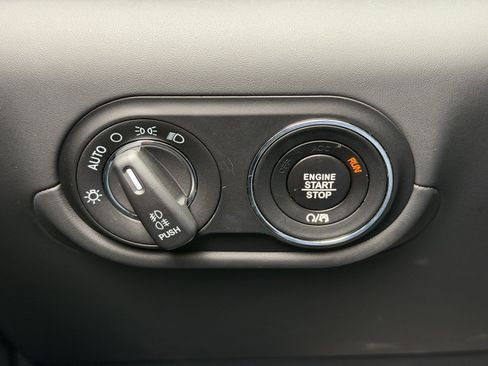 Used 2024 Maserati Levante GT Ultima AWD/4WD image 19