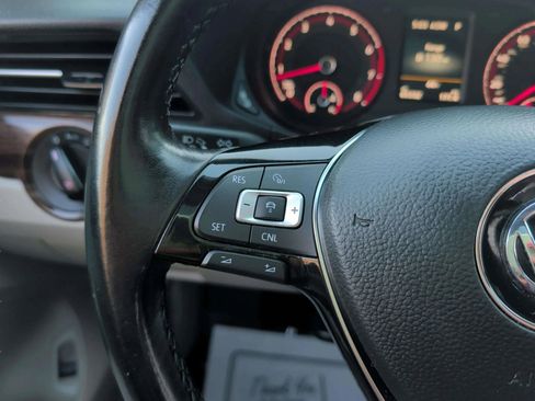 Used 2020 Volkswagen Passat 2.0T SEL image 23