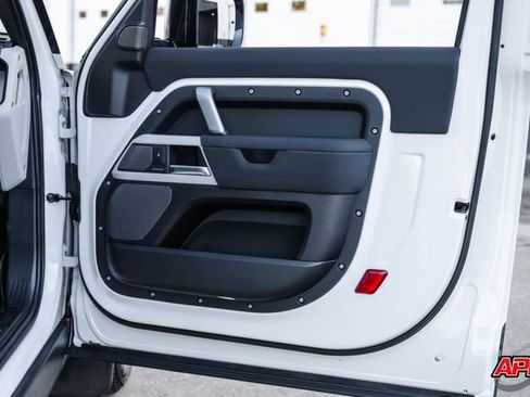 Used 2022 Land Rover Defender 90 X-Dynamic S image 72