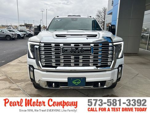Certified 2024 GMC Sierra 2500 Denali w/ Denali Reserve Package image 2