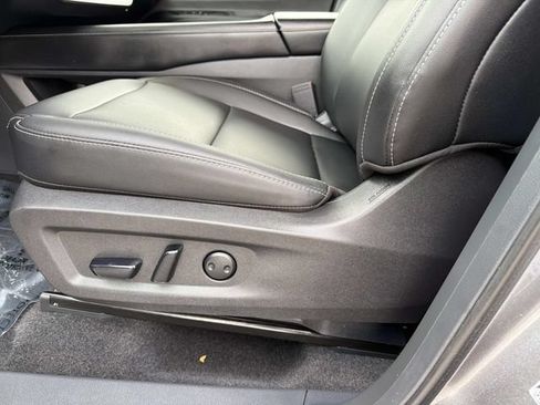 Used 2025 Nissan Murano SV AWD/4WD image 19