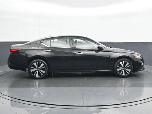 Used 2022 Nissan Altima 2.5 SV image 7
