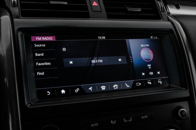 Used 2020 Land Rover Discovery Landmark AWD/4WD image 33