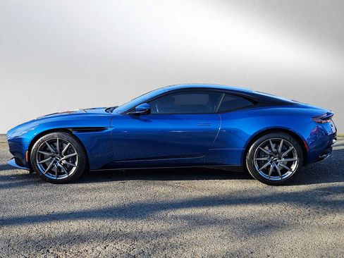 Used 2020 Aston Martin DB11 Coupe image 6