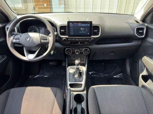 Used 2021 Hyundai Venue SE FWD image 11