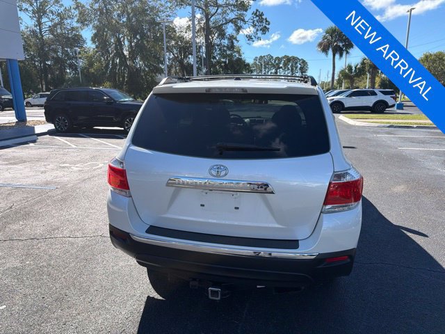 Used 2011 Toyota Highlander SE w/ Tow Pkg FWD image 6