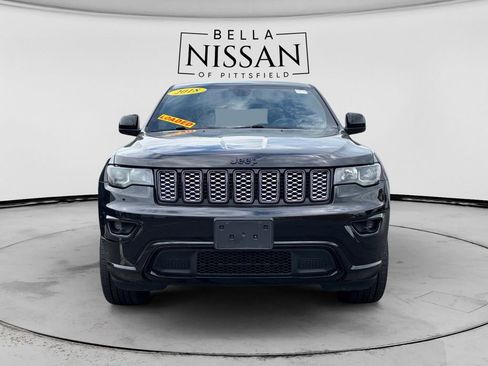 Used 2018 Jeep Grand Cherokee Altitude AWD/4WD image 8