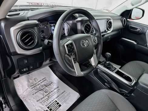 Certified 2022 Toyota Tacoma SR5 w/ Technology Package AWD/4WD image 17