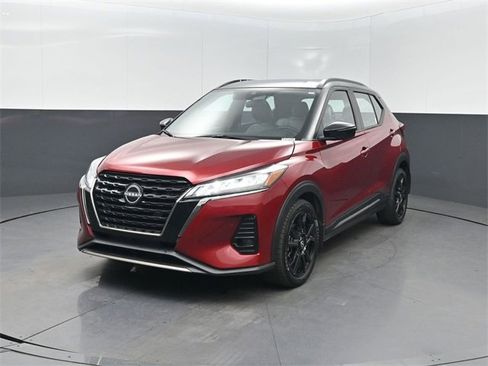 Used 2024 Nissan Kicks SR w/ SR Premium Package image 1