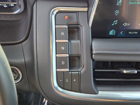 Used 2024 Chevrolet Suburban LT image 23