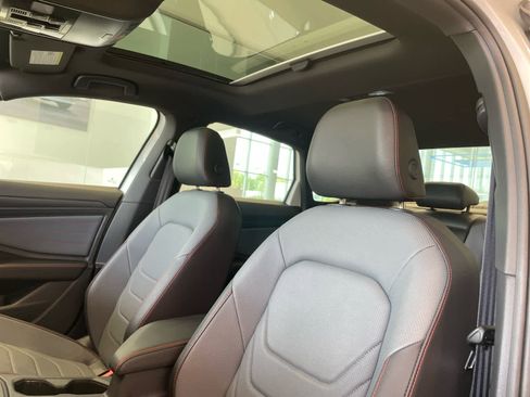 Used 2025 Volkswagen Jetta GLI Autobahn image 11