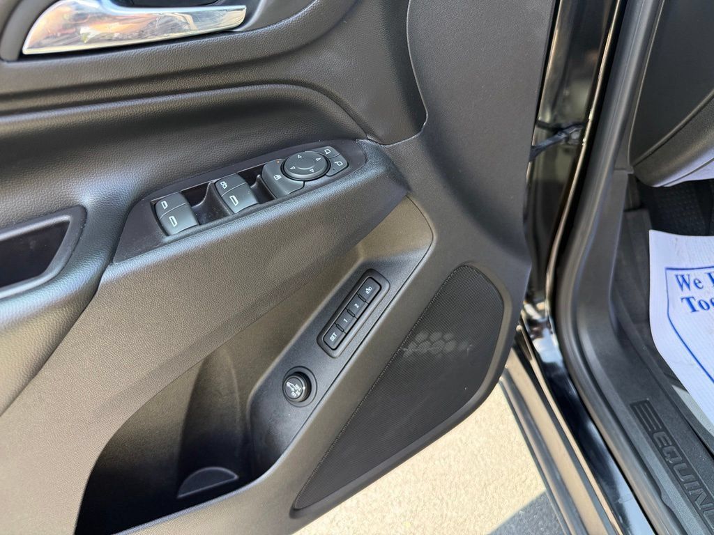 Used 2020 Chevrolet Equinox LT w/ Midnight Edition FWD image 11