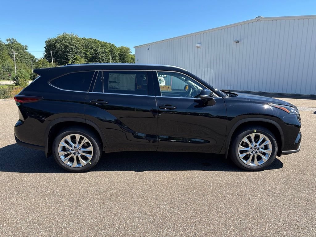 Certified 2026 Toyota Highlander Limited AWD/4WD image 8