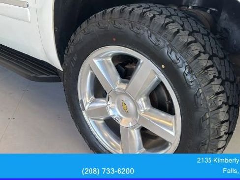 Used 2014 Chevrolet Suburban LTZ image 12