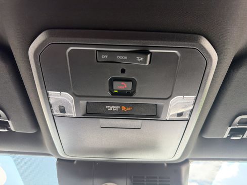 Certified 2024 Toyota Tacoma SR5 AWD/4WD image 5