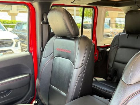 Used 2022 Jeep Wrangler Unlimited Rubicon w/ LED Lighting Group AWD/4WD image 13