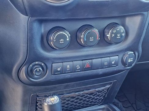 Used 2016 Jeep Wrangler Unlimited Sahara image 16