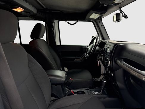 Used 2017 Jeep Wrangler Unlimited Sport AWD/4WD image 38