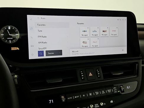 Certified 2025 Lexus ES 300h w/ Premium Package image 19