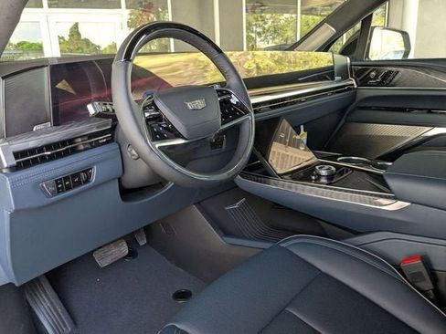 New 2025 Cadillac Escalade IQ Luxury 2 image 40