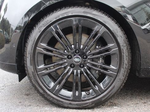 Used 2024 Land Rover Range Rover Long Wheelbase Autobiography image 10
