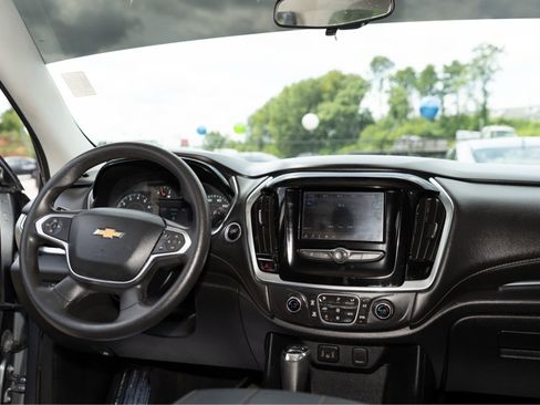 Used 2020 Chevrolet Traverse LS AWD/4WD image 8