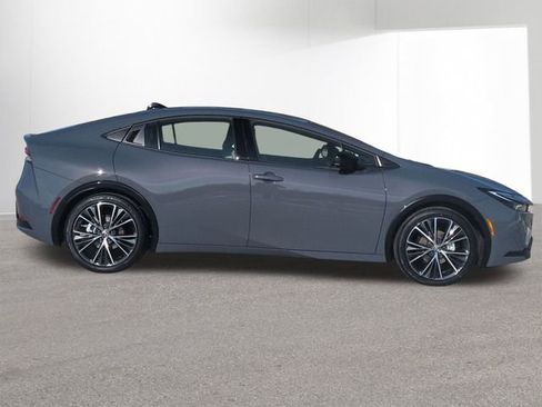 Used 2026 Toyota Prius XLE image 4
