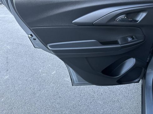 Used 2024 Chevrolet TrailBlazer RS w/ Driver Confidence Package image 27