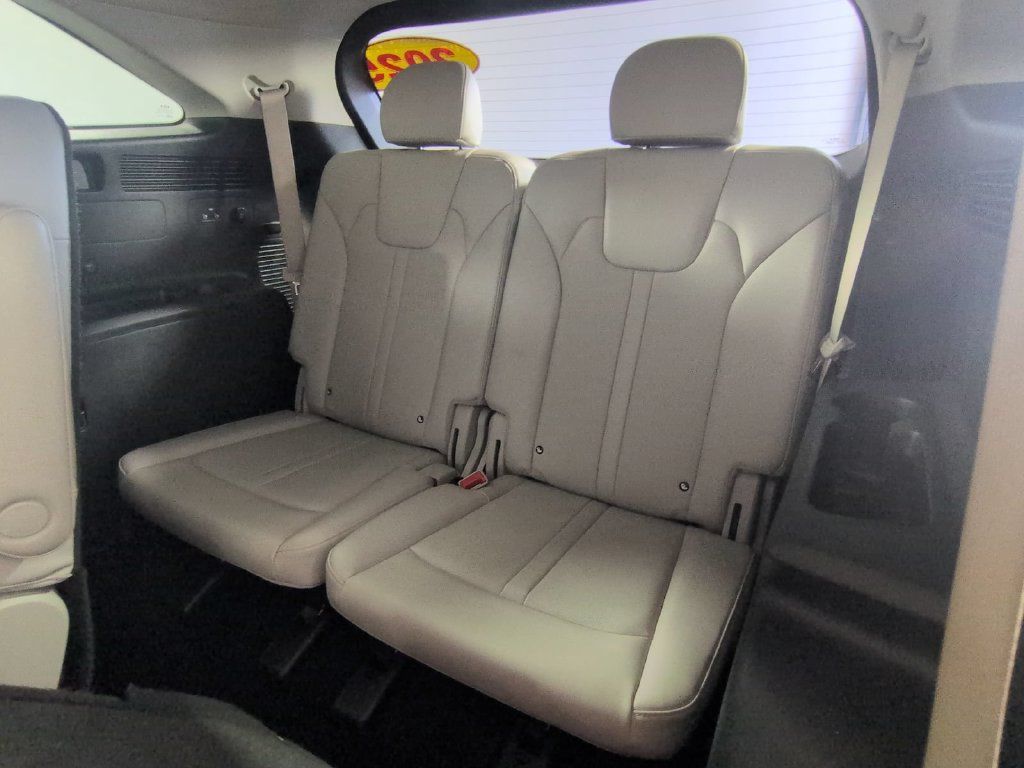 Used 2025 Kia Sorento EX AWD/4WD image 18