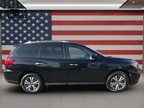 Used 2020 Nissan Pathfinder SV AWD/4WD image 4