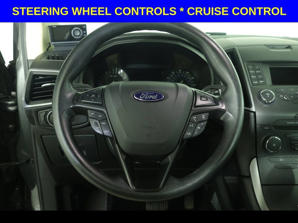 Used 2016 Ford Edge SE FWD image 3