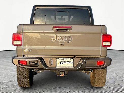 Used 2023 Jeep Gladiator Sport image 6
