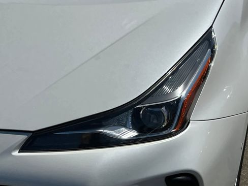 Used 2019 Toyota Prius LE w/ Carpet Mat Package image 11