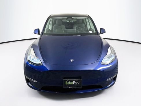 Used 2024 Tesla Model Y Long Range AWD/4WD image 2