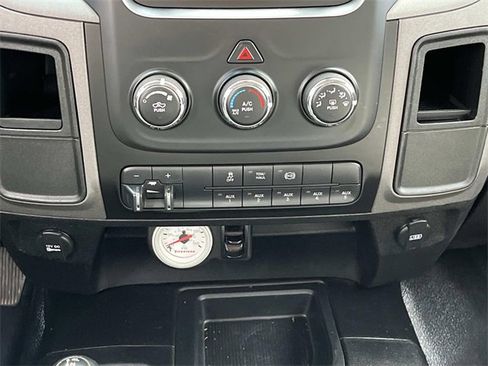 Used 2018 RAM 3500 Tradesman w/ Chrome Appearance Group image 17
